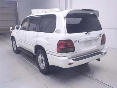 TOYOTA LAND CRUISER