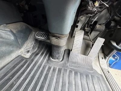 NISSAN DIESEL (UD) BIG THUMB