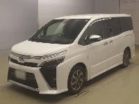 Цена авто Toyota Voxy с аукционов Японии, номер кузова ZRR80W, пробег 68 000, оценка 6
