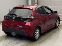 Цена авто Toyota Yaris с аукционов Японии, номер кузова KSP210, пробег 15 000, оценка 2