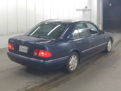 MERCEDES BENZ E CLASS