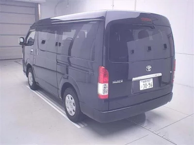 TOYOTA HIACE