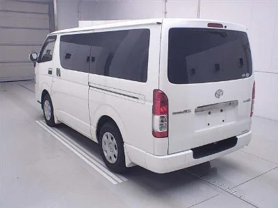 TOYOTA REGIUS ACE VAN