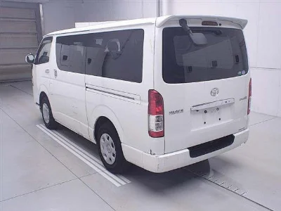 TOYOTA HIACE VAN