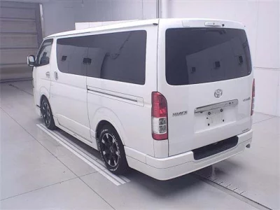 TOYOTA HIACE VAN