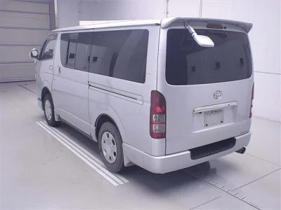 TOYOTA REGIUS ACE VAN