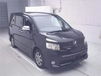 Цена авто Toyota Voxy с аукционов Японии, номер кузова ZRR70W, пробег 137 000, оценка 2