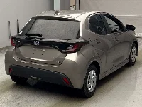 Цена авто Toyota Yaris с аукционов Японии, номер кузова MXPH10, пробег 120 000, оценка 6