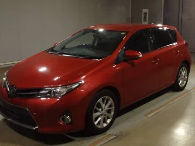 TOYOTA AURIS