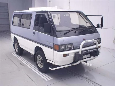 MITSUBISHI DELICA WAGON