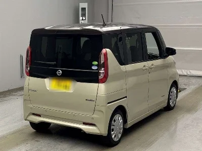 NISSAN ROOX