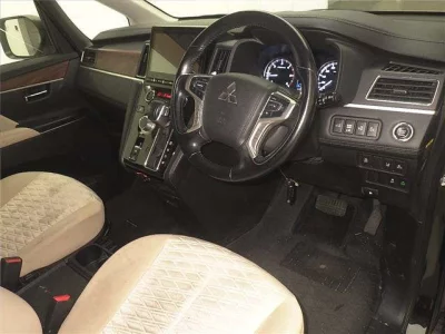 MITSUBISHI DELICA D5