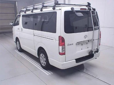 TOYOTA HIACE VAN