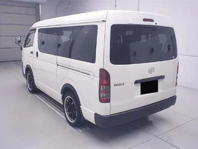 TOYOTA HIACE
