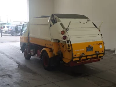 MITSUBISHI CANTER
