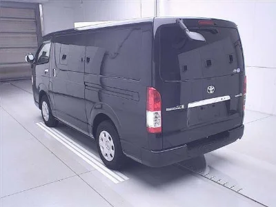 TOYOTA REGIUS ACE VAN