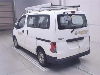 NISSAN NV200