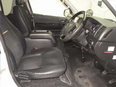 TOYOTA REGIUS ACE VAN