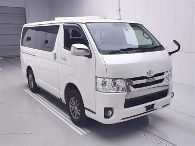 TOYOTA REGIUS ACE VAN