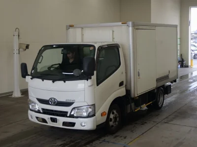 TOYOTA DYNA