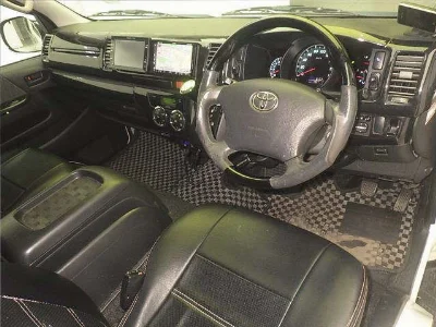 TOYOTA REGIUS ACE VAN