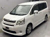 Цена авто Toyota Noah с аукционов Японии, номер кузова ZRR70W, пробег 103 000, оценка 2