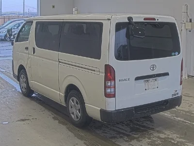 TOYOTA HIACE VAN