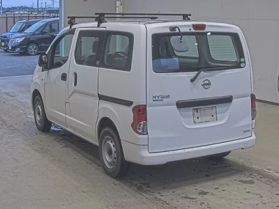 NISSAN NV200