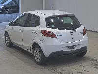 Цена авто Mazda Demio с аукционов Японии, номер кузова DEJFS, пробег 294 000, оценка 2