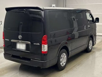 TOYOTA HIACE VAN