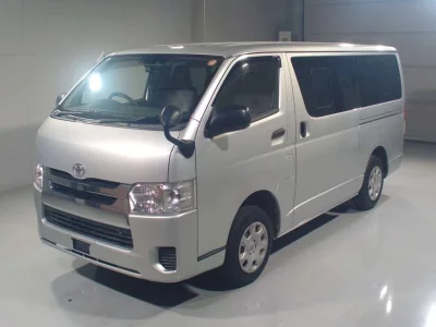 TOYOTA REGIUS VAN