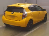 Цена авто Toyota Aqua с аукционов Японии, номер кузова NHP10, пробег 93 000, оценка 7
