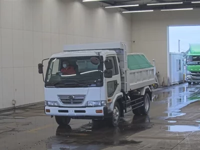 NISSAN UD