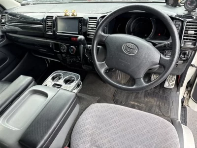 TOYOTA REGIUS ACE VAN