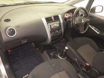 MITSUBISHI COLT