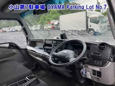 MITSUBISHI CANTER