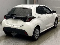 Цена авто Toyota Yaris с аукционов Японии, номер кузова MXPH15, пробег 129 000, оценка 8