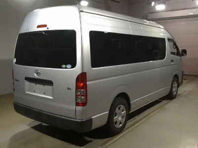 TOYOTA HIACE