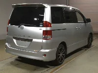 Цена авто Toyota Noah с аукционов Японии, номер кузова AZR60G, пробег 148 000, оценка 4