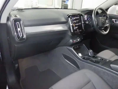 VOLVO XC40 3
