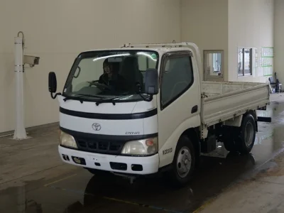 TOYOTA DYNA