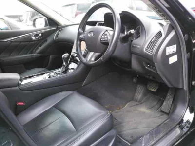 NISSAN SKYLINE
