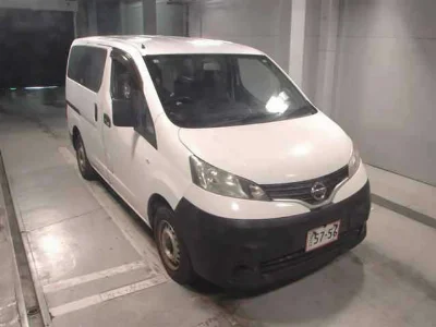 NISSAN NV200