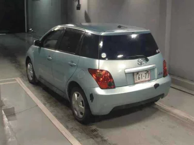 TOYOTA IST