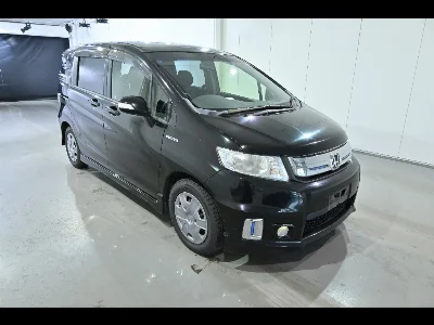 Honda FREED SPIKE
