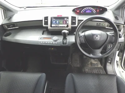 HONDA FREED SPIKE