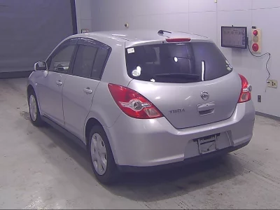 NISSAN TIIDA