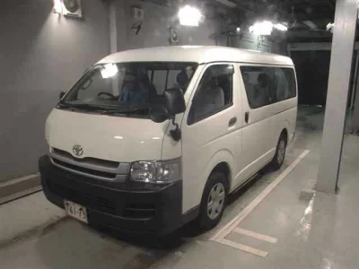 TOYOTA HIACE