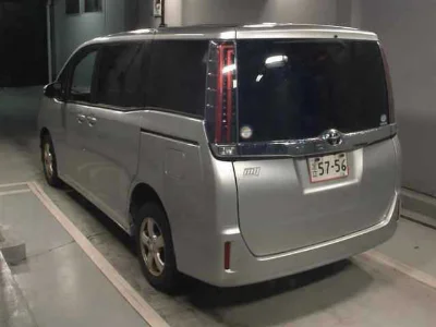 TOYOTA NOAH