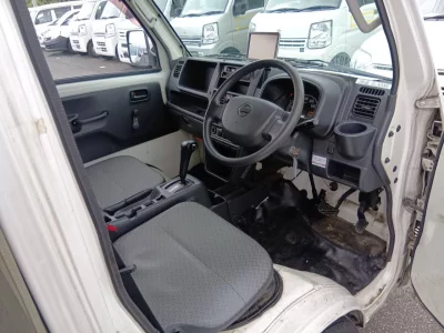 NISSAN CLIPPER TRUCK